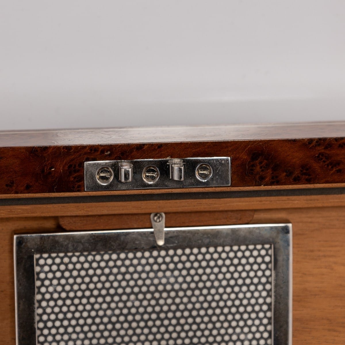 PUSHKINS.COM - B11242 - VINTAGE 20thC ART DECO BURR WALNUT CIGAR HUMIDOR BY DUNHILL, ENGLAND c.1930 - 16.jpg