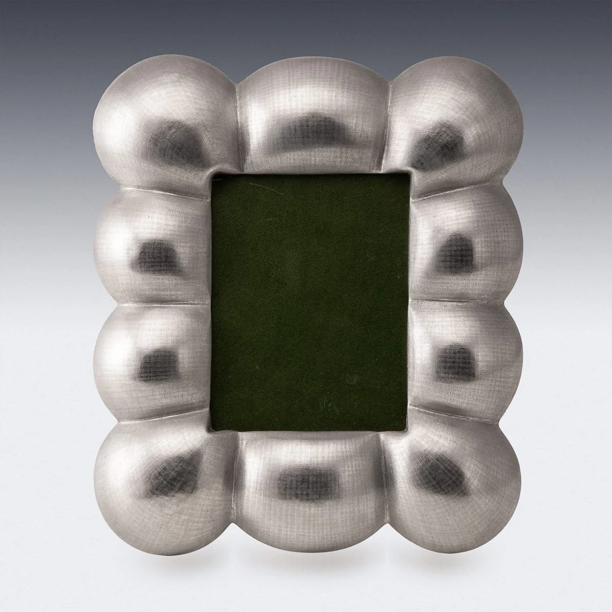 PUSHKINS.COM - D11884 - VINTAGE 20thC ITALIAN SOLID SILVER 'BUBBLE' PHOTOGRAPH FRAME - 04.jpg