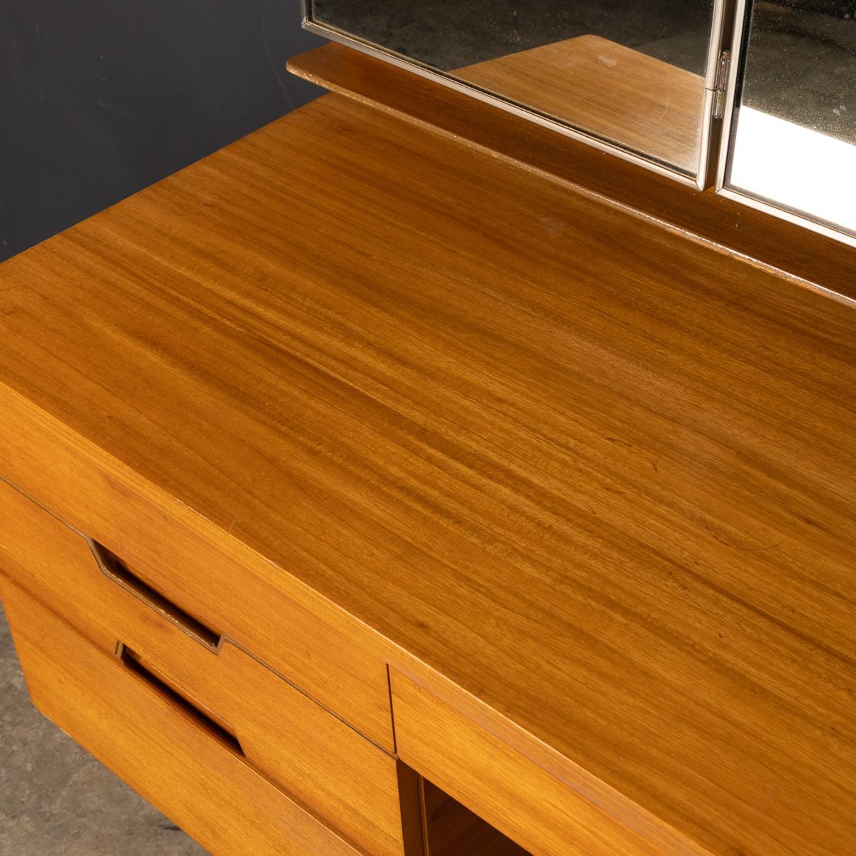 PUSHKINS.COM - Z12135 - VINTAGE 20thC ENGLISH "Q" DRESSING TABLE BY GUNTHER HOFFSTEAD FOR UNIFLEX c.1960 - 13.jpg