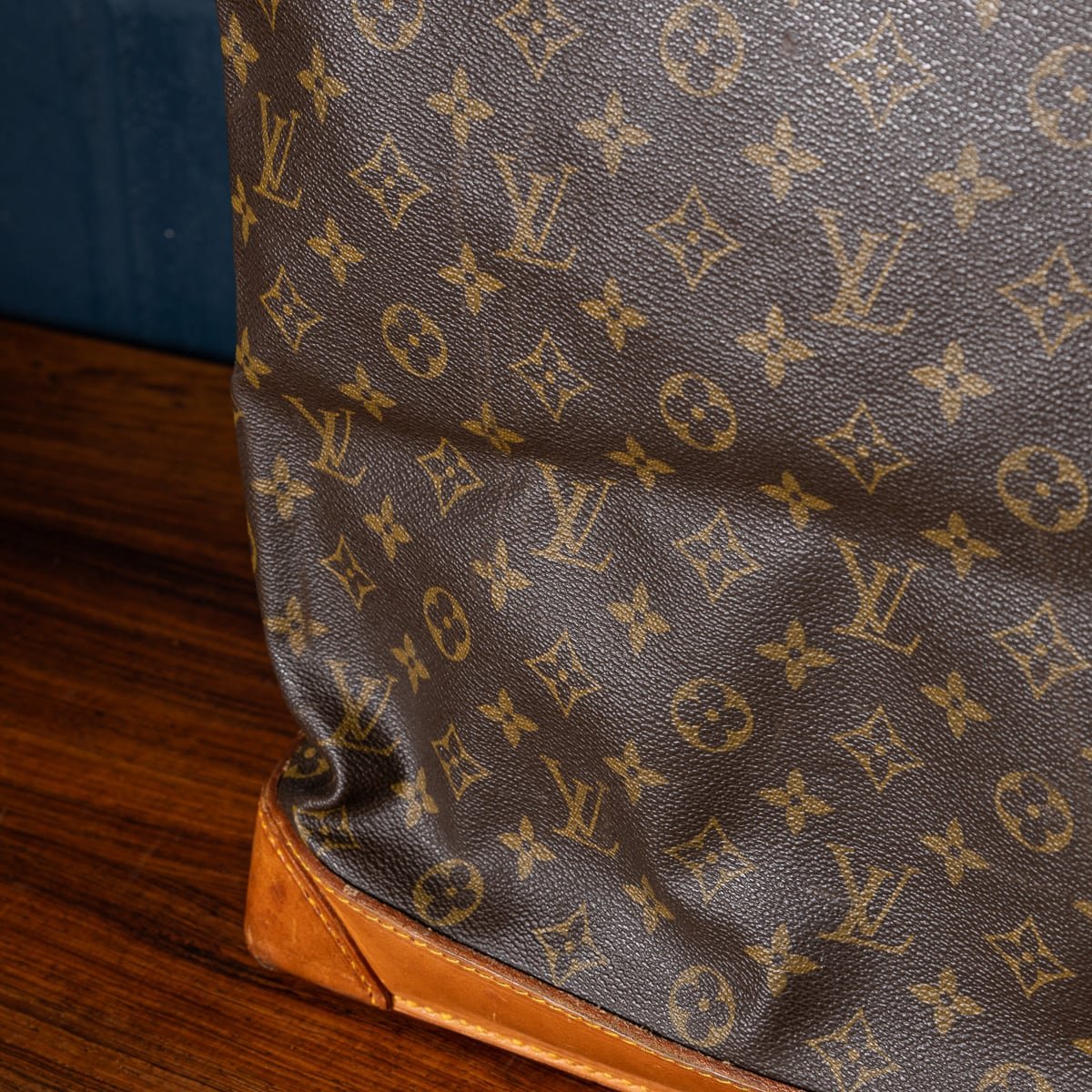 PUSHKINS.COM - 20thC LOUIS VUITTON STEAMER 55 BAG IN MONOGRAM CANVAS, MADE IN FRANCE - 1207.jpg