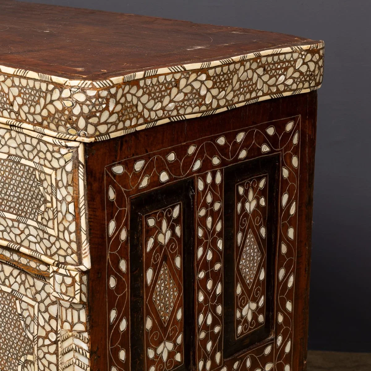 PUSHKINS.COM - D11764 - ANTIQUE 20thC SYRIAN MOTHER OF PEARL & CAMEL BONE INLAID CHEST OF DRAWERS c.1900 - 24.jpg