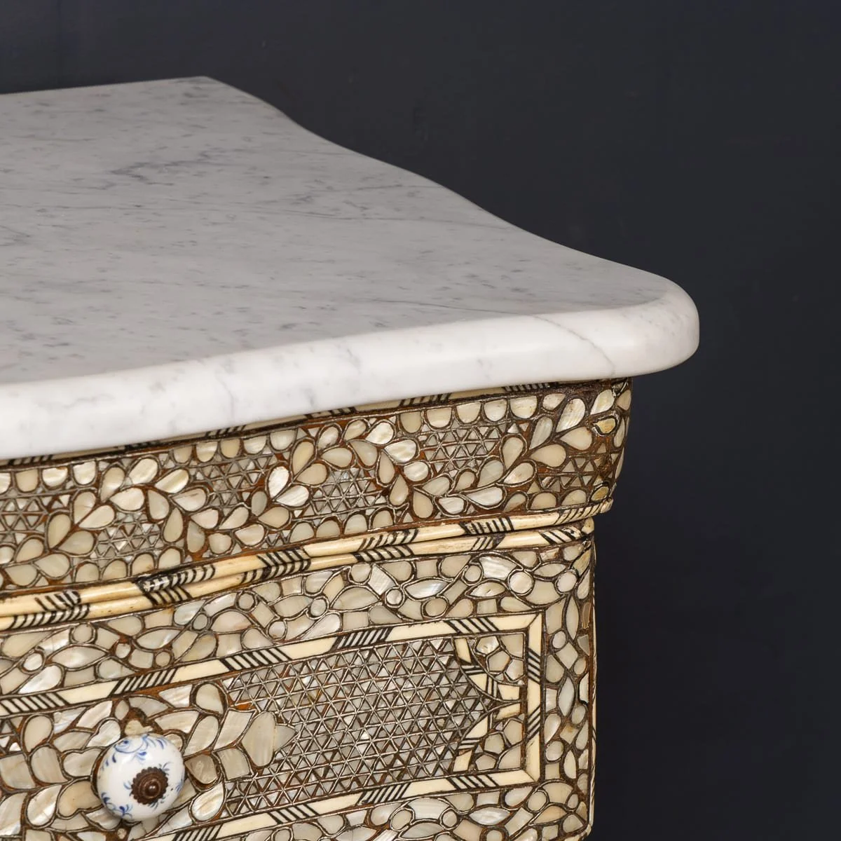 PUSHKINS.COM - D11764 - ANTIQUE 20thC SYRIAN MOTHER OF PEARL & CAMEL BONE INLAID CHEST OF DRAWERS c.1900 - 09.jpg