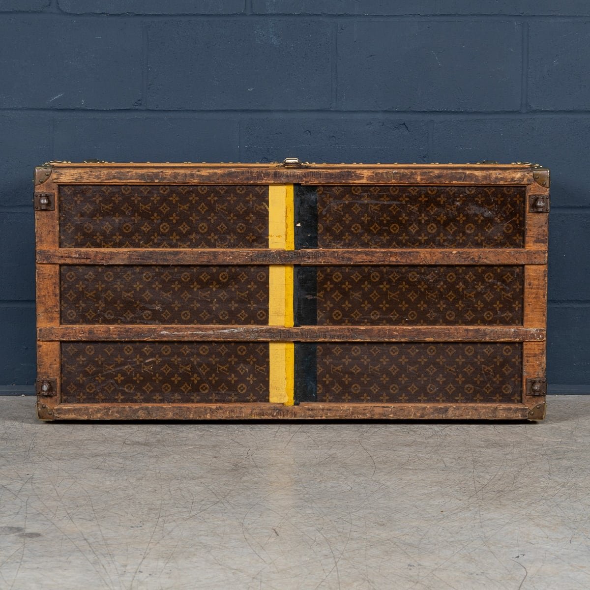 PUSHKINS.COM - B11270 - 20thC LOUIS VUITTON CABIN TRUNK IN MONOGRAM CANVAS, FRANCE c.1930 - 08.jpg