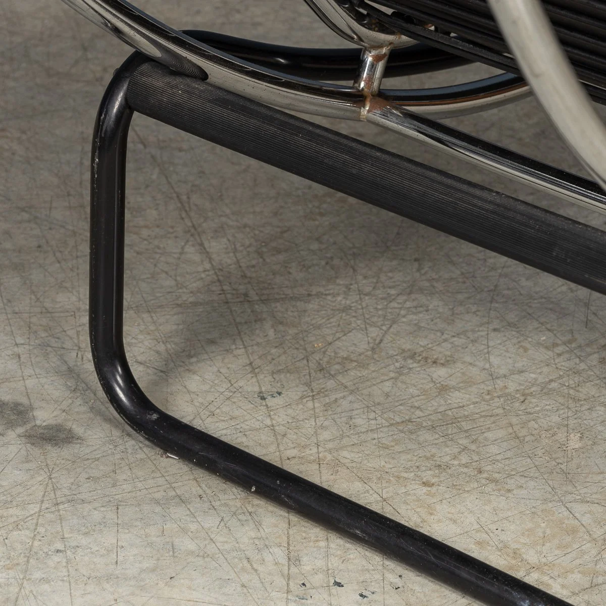 PUSHKINS.COM - B11416 - 20thC ITALIAN BLACK LEATHER CHAISE LOUNGE AFTER LE CORBUSIER c.1980 - 43.jpg