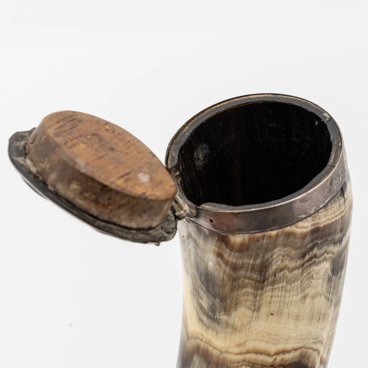 PUSHKINS.COM - B11488d - ANTIQUE 19thC SCOTTISH SILVER MOUNTED HORN TABLE SNUFF MULL c.1829 - 08.jpg
