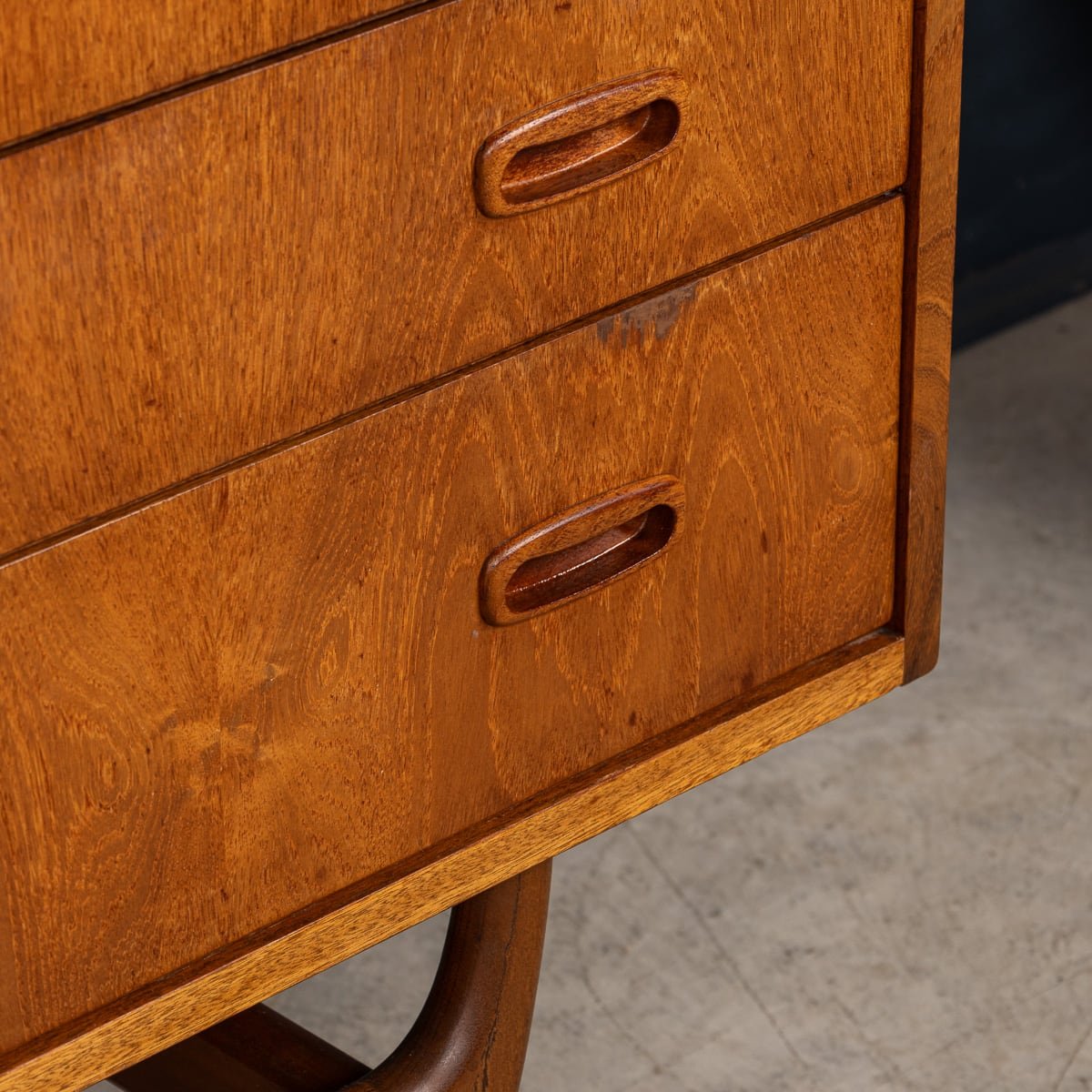 PUSHKIN'S - 20thC ENGLISH TEAK SIDEBOARD BY GREAVES & THOMAS c.1960 - 16.jpg