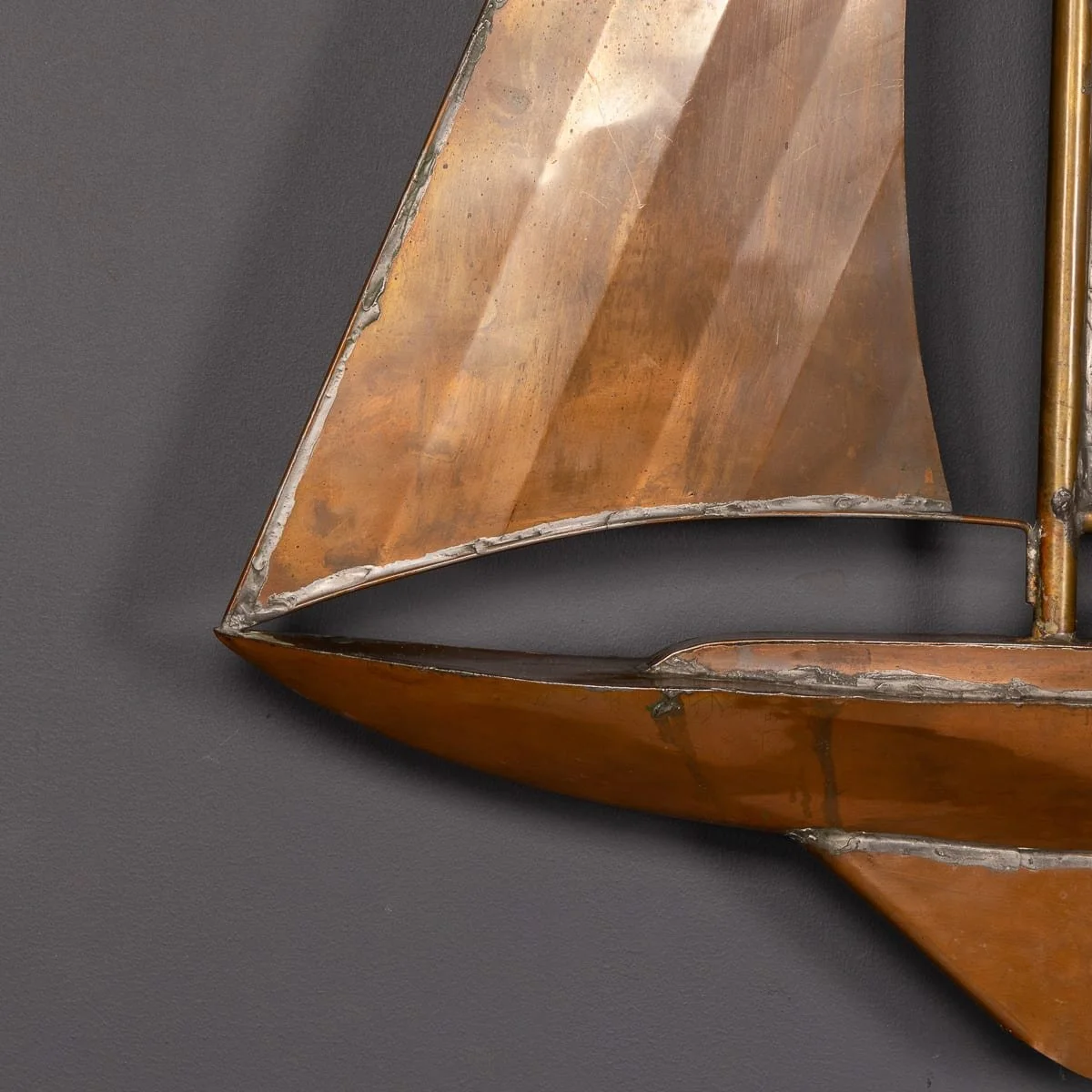 PUSHKINS.COM - D11757 - VINTAGE 20thC WALL HANGING COPPER SCULPTURE OF A RACING YACHT c.1960 - 22.jpg