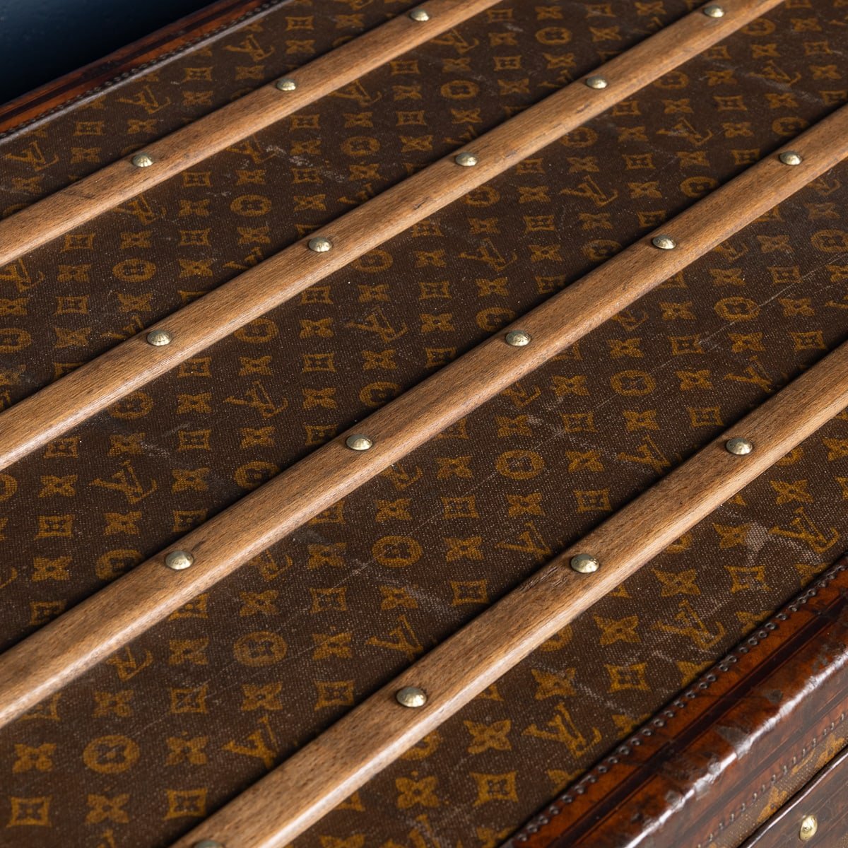 PUSHKINS.COM - B11232h - ANTIQUE 20thC LOUIS VUITTON MALLE HAUTE TRUNK IN MONOGRAM CANVAS, FRANCE c.1910 - 39.jpg