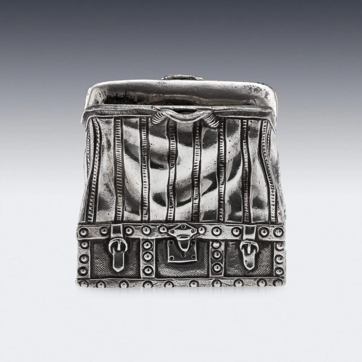 PUSHKINS.COM - J11896 - 20thC ENGLISH SOLID SILVER 'DOCTORS CASE' MATCH STRIKER VESTA, BIRMINGHAM c.1930 - 04.jpg