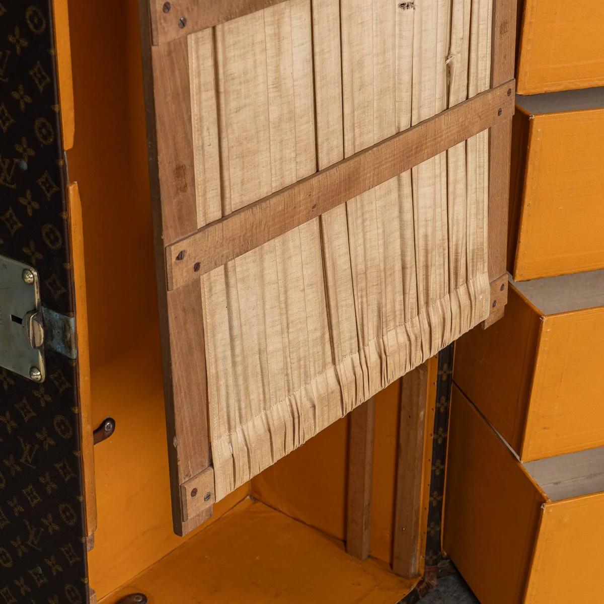 PUSHKINS.COM - B11504d - ANTIQUE 20thC LOUIS VUITTON HAT TRUNK IN WOVEN CANVAS, FRANCE c.1890 - 17.jpg