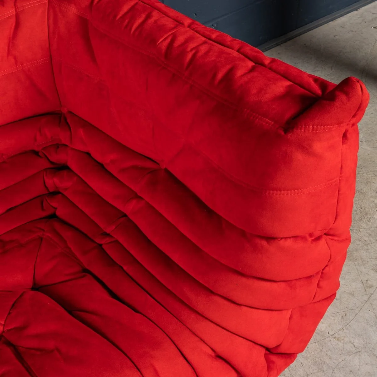 PUSHKINS.COM - B12281 - A 21st CENTURY RED "TOGO" CORNER SOFA BY MICHEL DUCAROY FOR LIGNE ROSET FRANCE - 14.jpg