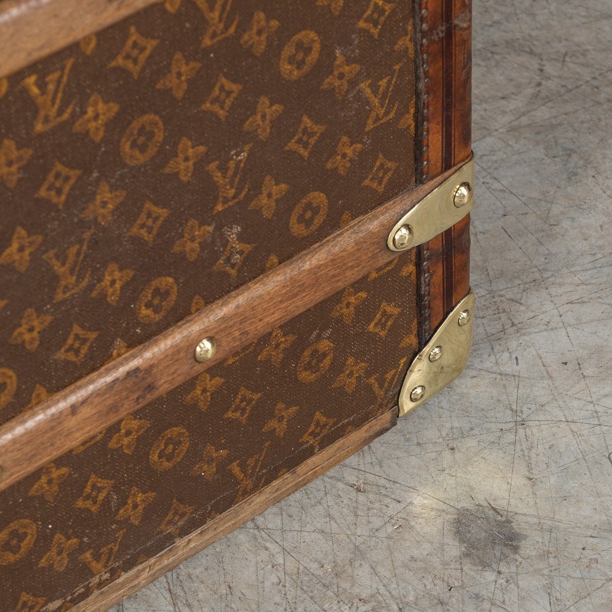 PUSHKINS.COM - B11232h - ANTIQUE 20thC LOUIS VUITTON MALLE HAUTE TRUNK IN MONOGRAM CANVAS, FRANCE c.1910 - 31.jpg