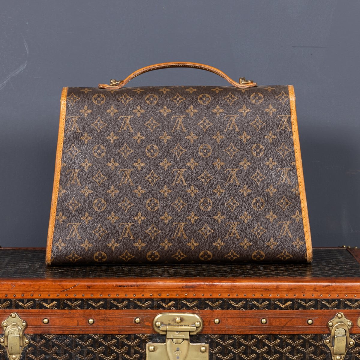 PUSHKIN'S - 20thC LOUIS VUITTON %22BELL AIR%22 HANDBAG IN MONOGRAM CANVAS, MADE IN FRANCE c.1990 - 5.jpg