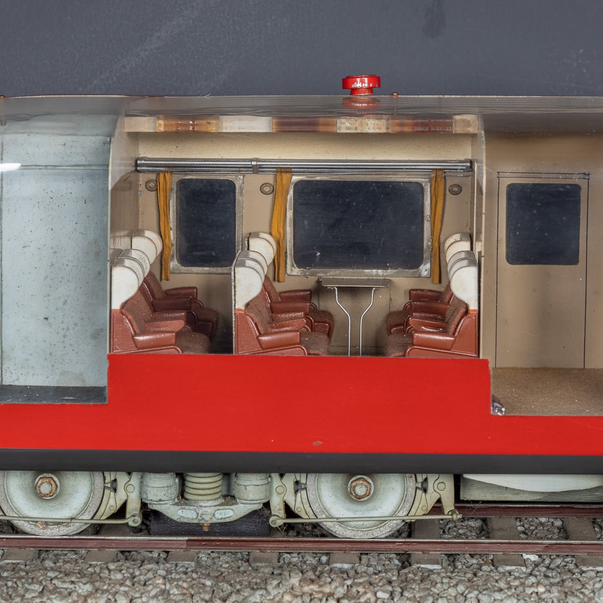 PUSHKINS.COM - MID 20thC EUROPEAN CUT AWAY MODEL OF THE TRANS EUROP EXPRESS c.1960 - 37.jpg