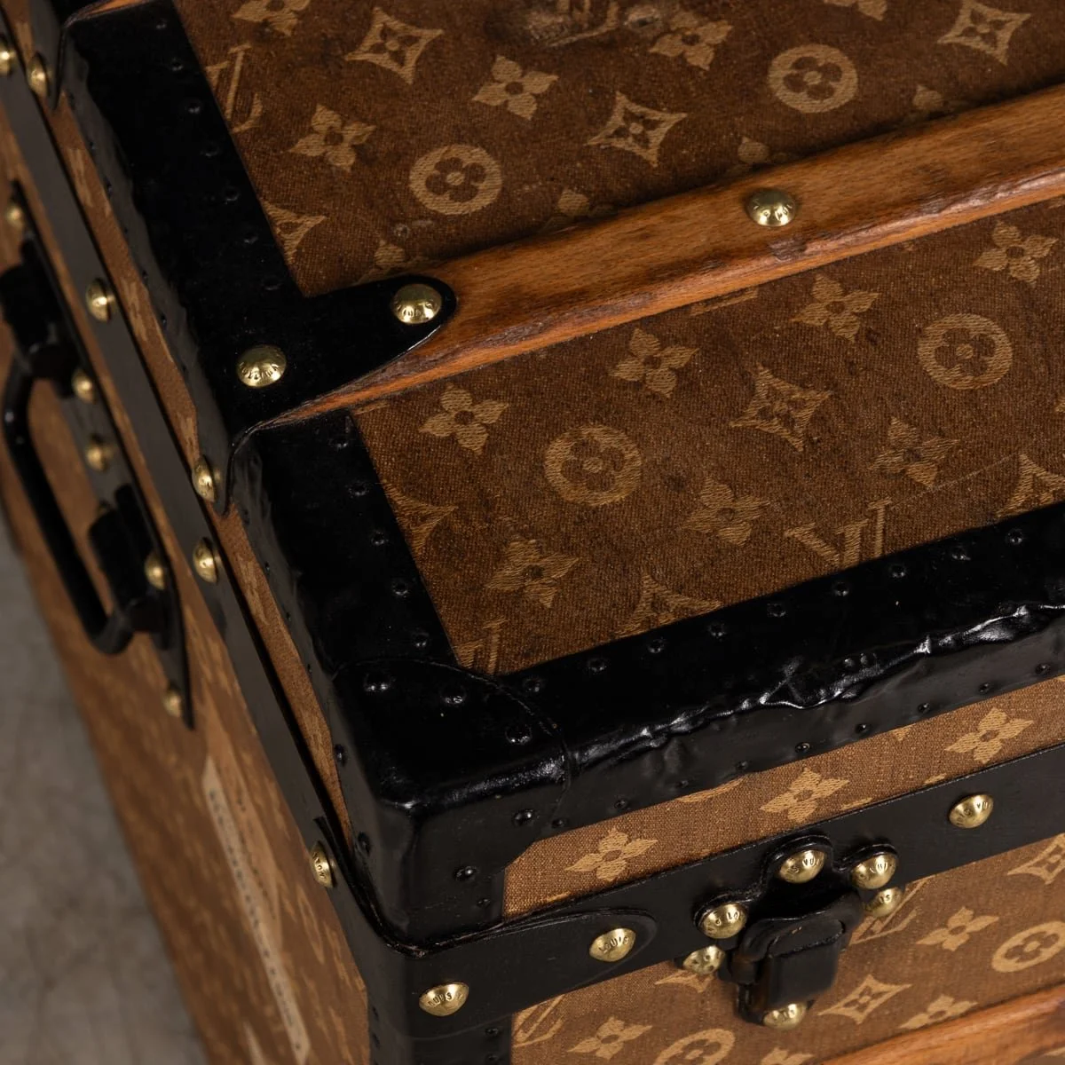 PUSHKIN'S - ANTIQUE 19thC LOUIS VUITTON TRUNK IN WOVEN CANVAS, FRANCE c.1890 - 17.jpg