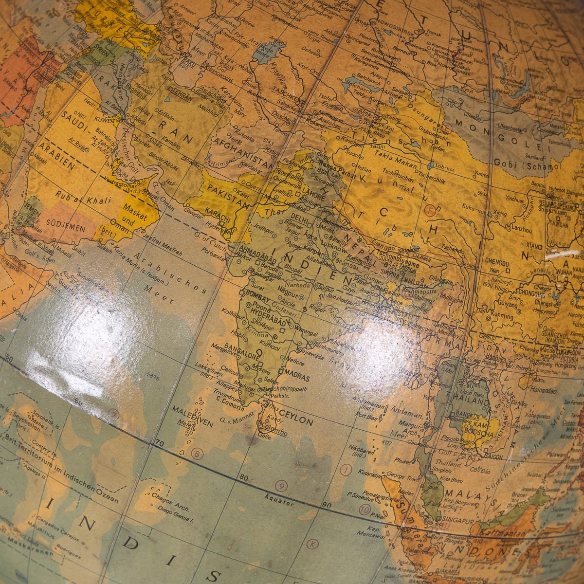 PUSHKINS.COM - B12032 - VINTAGE 20thC GERMAN ILLUMINATED TERRESTRIAL GLOBE BY RÄTH - 14.jpg