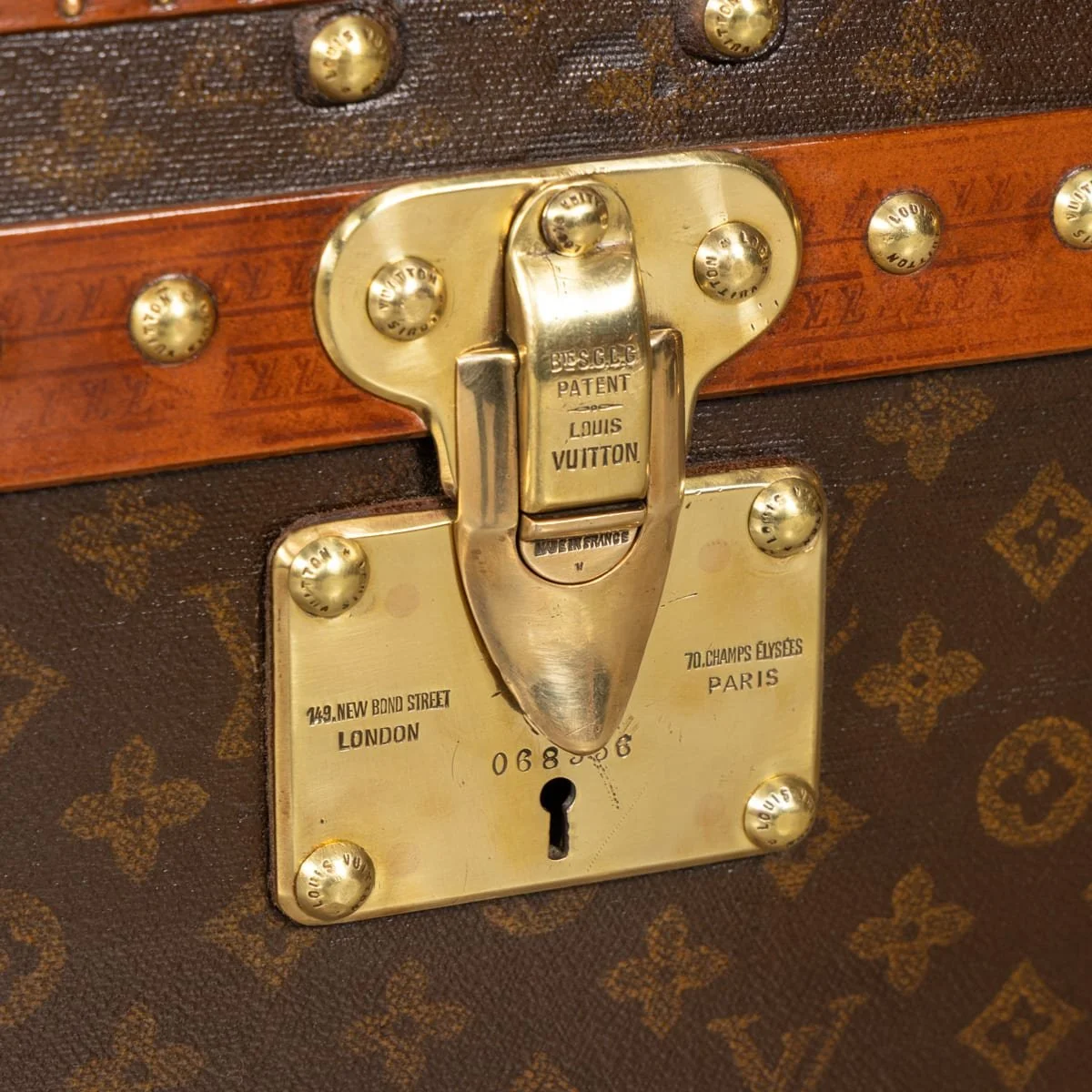 PUSHKINS.COM - B12252w - ANTIQUE 20thC LOUIS VUITTON SHOE TRUNK IN MONOGRAM CANVAS, FRANCE c.1920 - 22.jpg