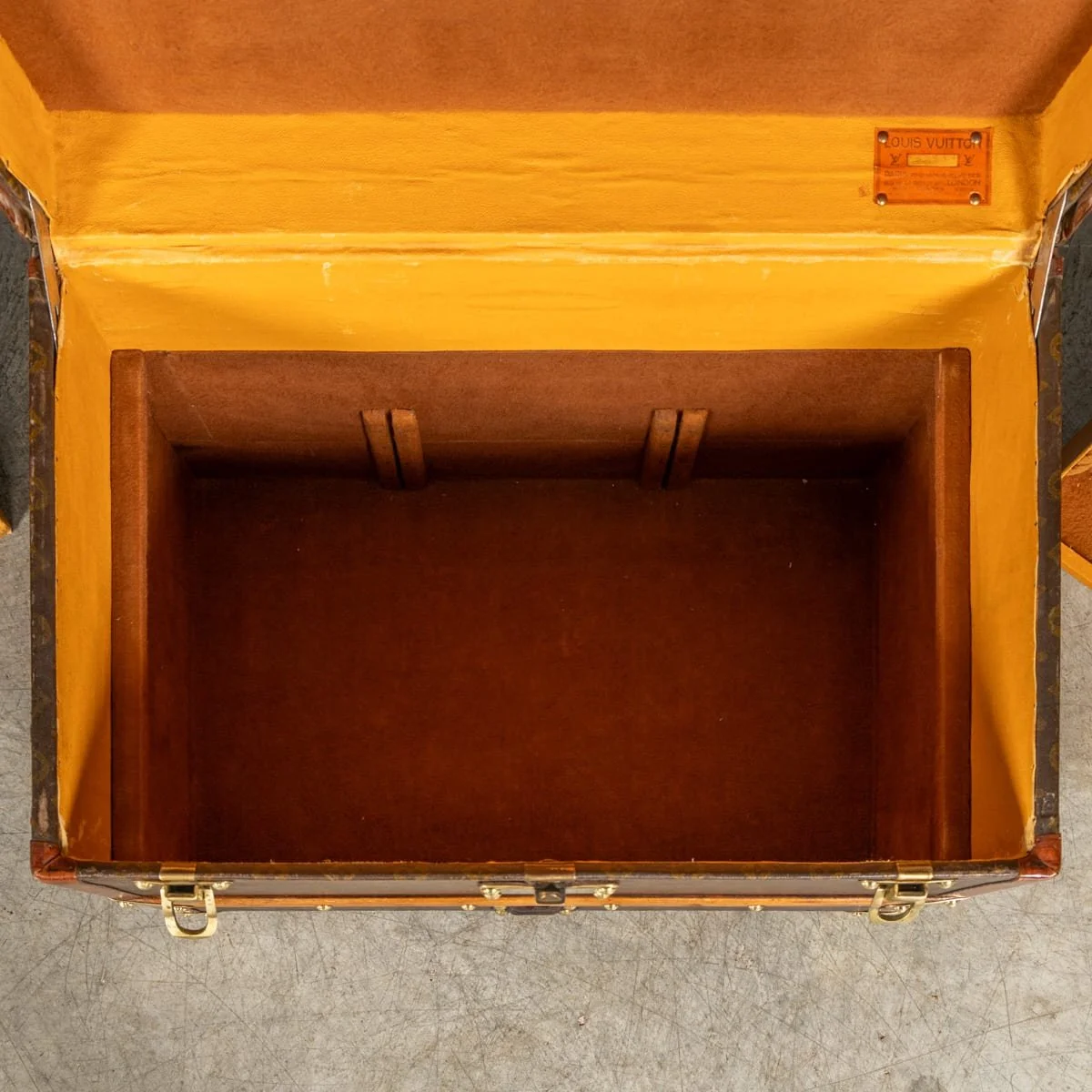 PUSHKINS.COM - B12252w - ANTIQUE 20thC LOUIS VUITTON SHOE TRUNK IN MONOGRAM CANVAS, FRANCE c.1920 - 14.jpg