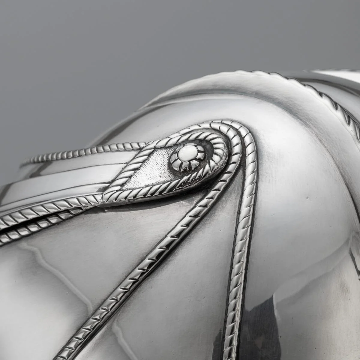 PUSHKINS.COM - J12204 - RARE 19thC ENGLISH SILVER PLATED SUIT OF ARMOUR HELMET SPOON WARMER BY ELKINGTON - 14.jpg
