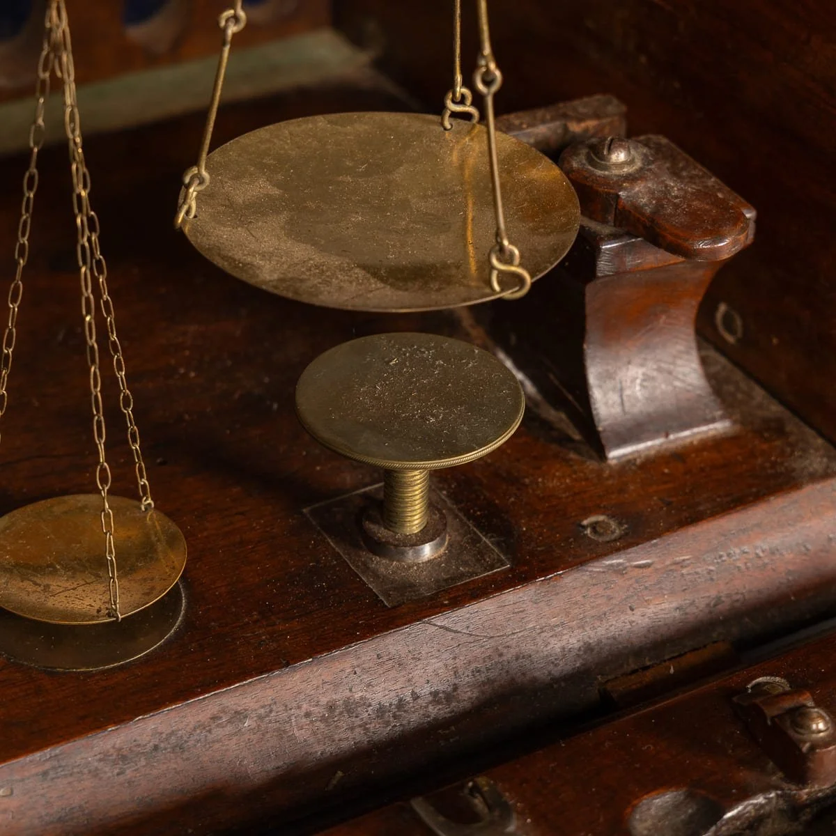 PUSHKINS.COM - D11974 - ANTIQUE 19thC ITALIAN BALANCE SCALES BY DECKER, MADE IN TURIN c.1870 - 53.jpg