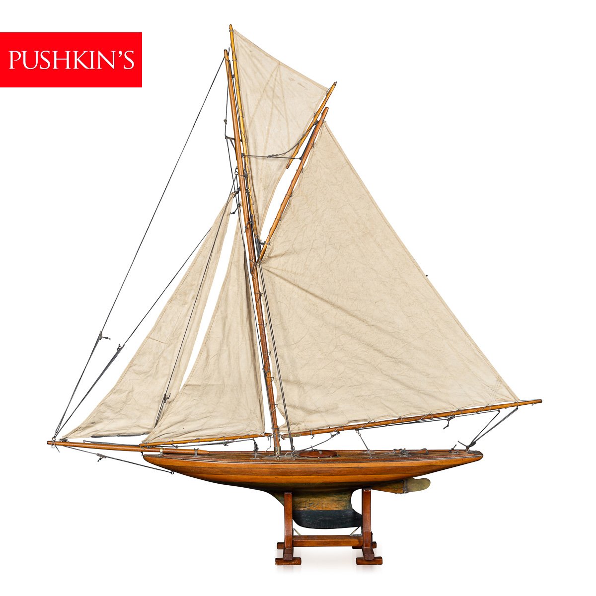 PUSHKINS.COM - D11141 - VINTAGE 20thC SMALL ENGLISH GAFF RIGGED %22J CLASS%22 POND YACHT c.1930 - 02.jpg