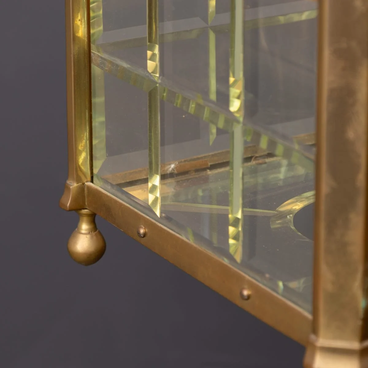 PUSHKINS.COM - Z12439 - ANTIQUE 20thC ENGLISH BRASS & CUT GLASS HANGING HALL LANTERN c.1920 - 07.jpg