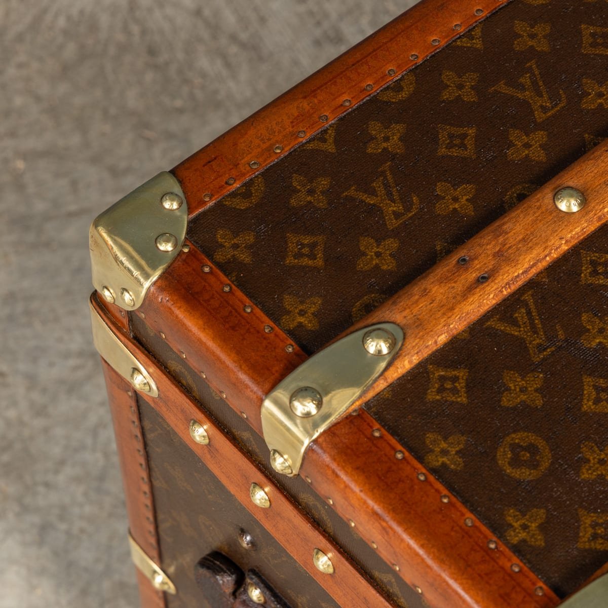 PUSHKINS.COM - B12252w - ANTIQUE 20thC LOUIS VUITTON SHOE TRUNK IN MONOGRAM CANVAS, FRANCE c.1920 - 30.jpg