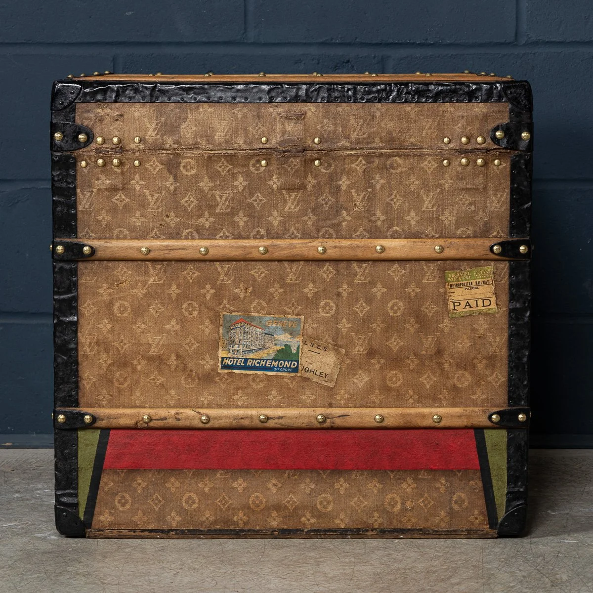PUSHKINS.COM - B11503w - ANTIQUE 20thC LOUIS VUITTON HAT TRUNK IN WOVEN CANVAS, FRANCE c.1890 - 06.jpg