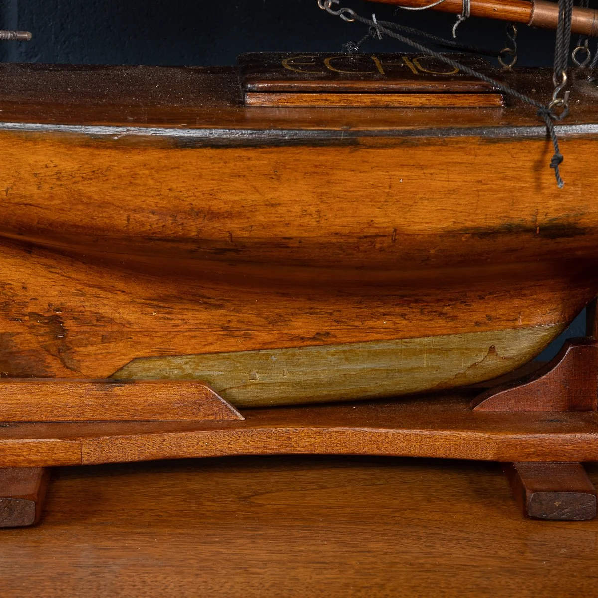 PUSHKINS.COM - B11425 - VINTAGE 20thC ENGLISH GAFF RIGGED %22J CLASS%22 POND YACHT c.1930 - 36.jpg
