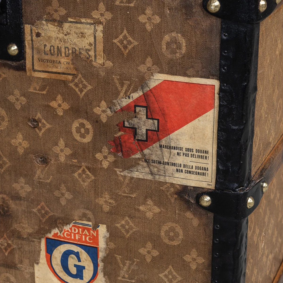 PUSHKINS.COM - B11311w - ANTIQUE 20thC LOUIS VUITTON %22MALLE HAUTE%22 TRUNK IN WOVEN CANVAS, FRANCE c.1900 - 39.jpg