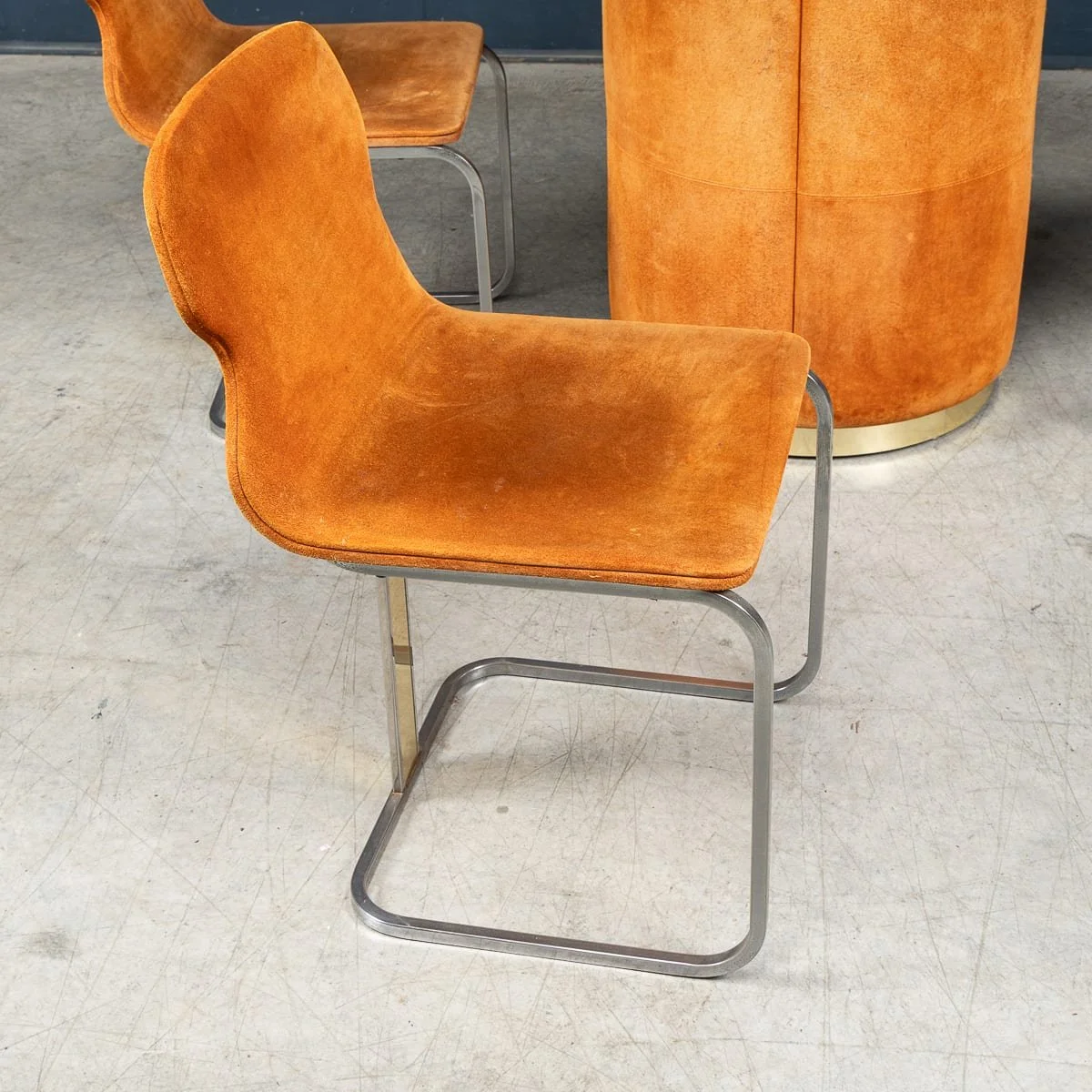 PUSHKINS.COM - B12046 - VINTAGE RARE 20thC ITALIAN DINING SET IN ORANGE SUEDE BY WILLY RIZZO c.1970 - 14.jpg