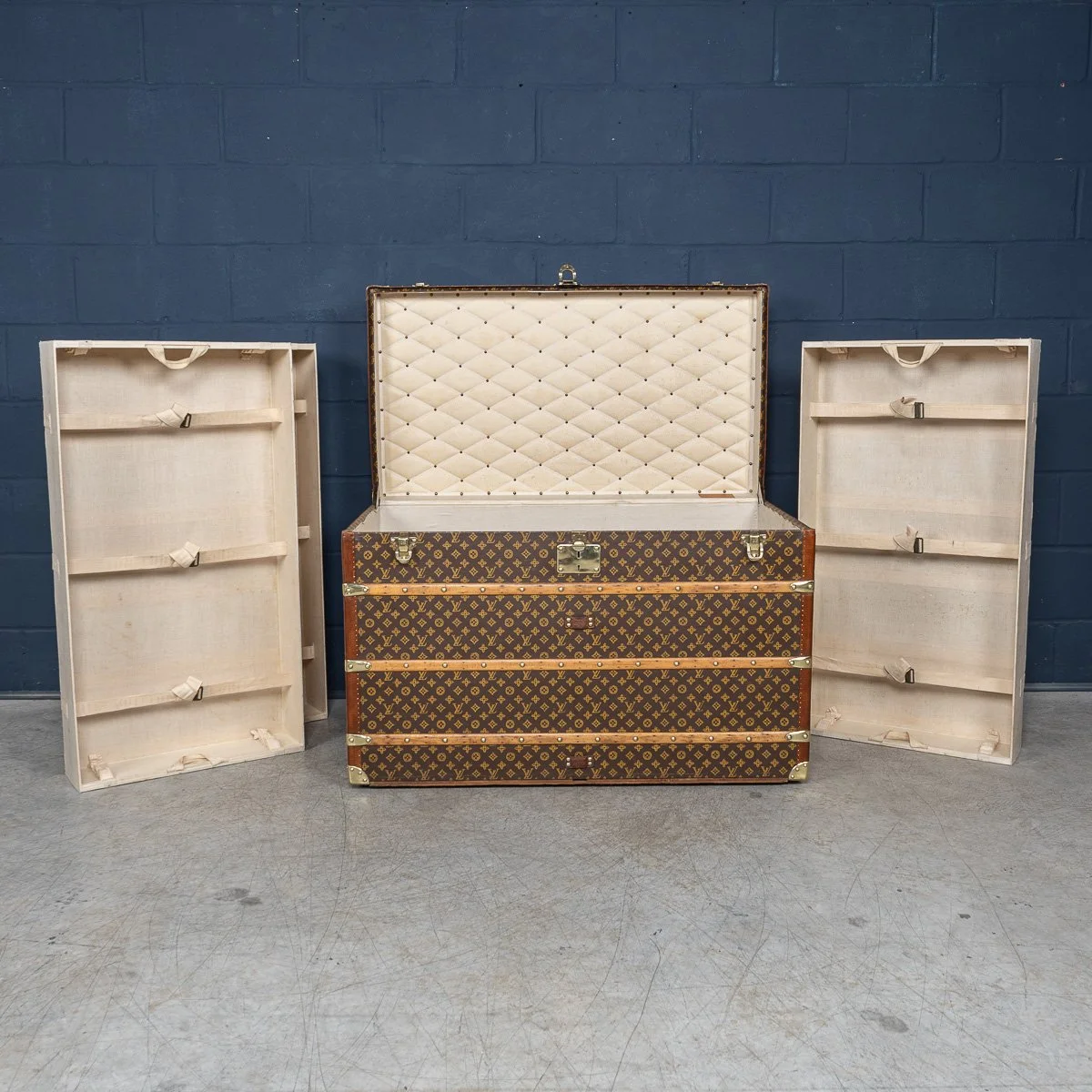 PUSHKINS.COM - B11431dw - ANTIQUE 20thC LOUIS VUITTON %22MALLE HAUTE%22 IN MONOGRAM CANVAS, FRANCE c.1920 - 11.jpg