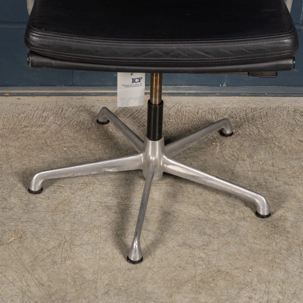 PUSHKINS.COM - B12276d - VINTAGE 20thC EA217 CHAIR IN BLACK LEATHER BY CHARLES & RAY EAMES FOR ICF - 10.jpg