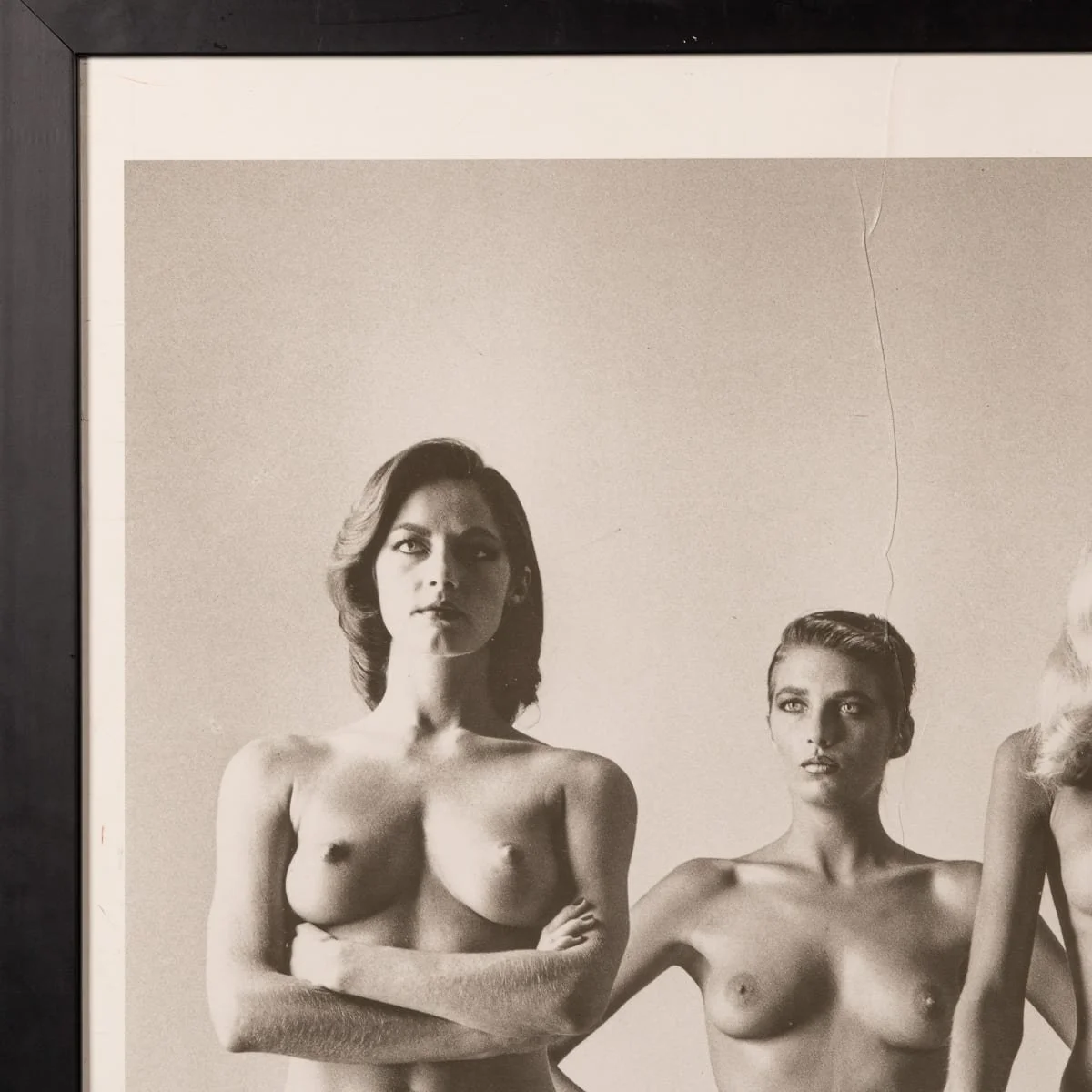 PUSHKINS.COM - Z12095 - VINTAGE 20thC FRENCH "THEY ARE COMING" FRAMED POSTER BY HELMUT NEWTON c.1994 - 04.jpg