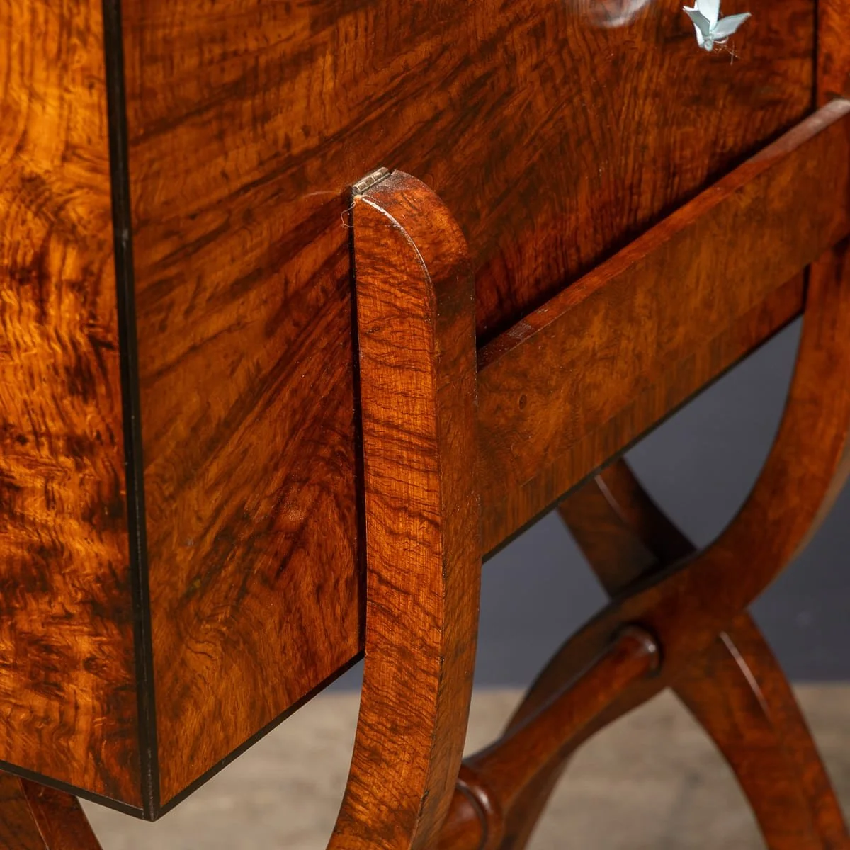 PUSHKINS.COM - D11769 - VINTAGE 20thC ENGLISH BURR WALNUT FOLDING BACKGAMMON TABLE BY DUNHILL c.1960 - 27.jpg