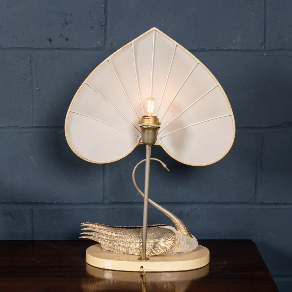 PUSHKINS.COM - B12355 - VINTAGE 20thC ITALIAN SCULPTURED CORAL & METAL SWAN TABLE LAMP c.1970 - 06.jpg