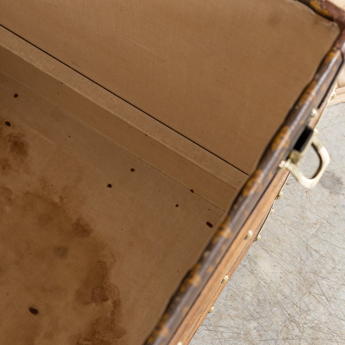 PUSHKINS.COM - B11232h - ANTIQUE 20thC LOUIS VUITTON MALLE HAUTE TRUNK IN MONOGRAM CANVAS, FRANCE c.1910 - 19.jpg