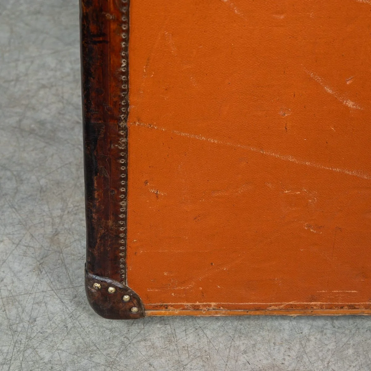 PUSHKINS.COM - B12016 - ANTIQUE 20thC LOUIS VUITTON COURIER TRUNK IN ORANGE VUITTONITE CANVAS c.1900 - 33.jpg