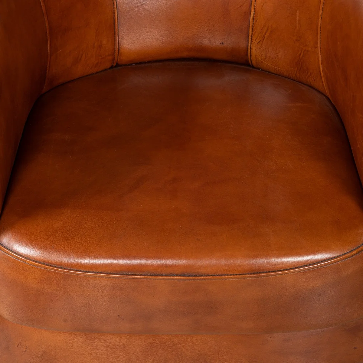 PUSHKINS.COM - B11464 - A PAIR OF 20thC DUTCH SHEEPSKIN LEATHER CLUB CHAIRS - 09.jpg