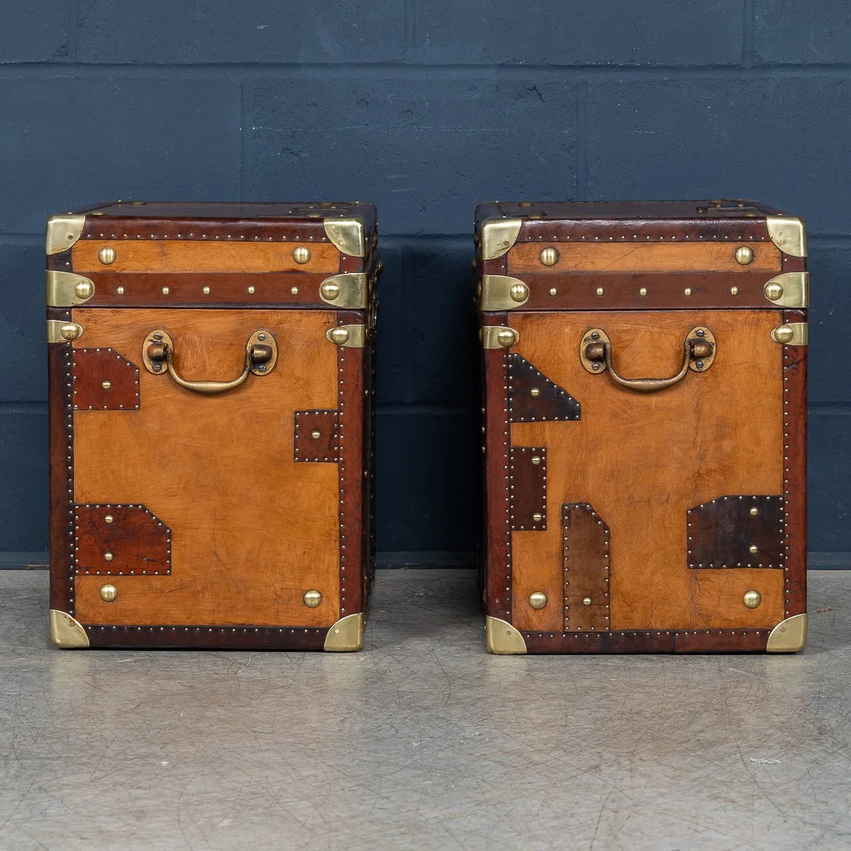 PUSHKINS.COM - B11410d - 20thC PAIR OF LEATHER CLAD ENGLISH ARMY : NAVY STYLE TRUNKS - 07.jpg