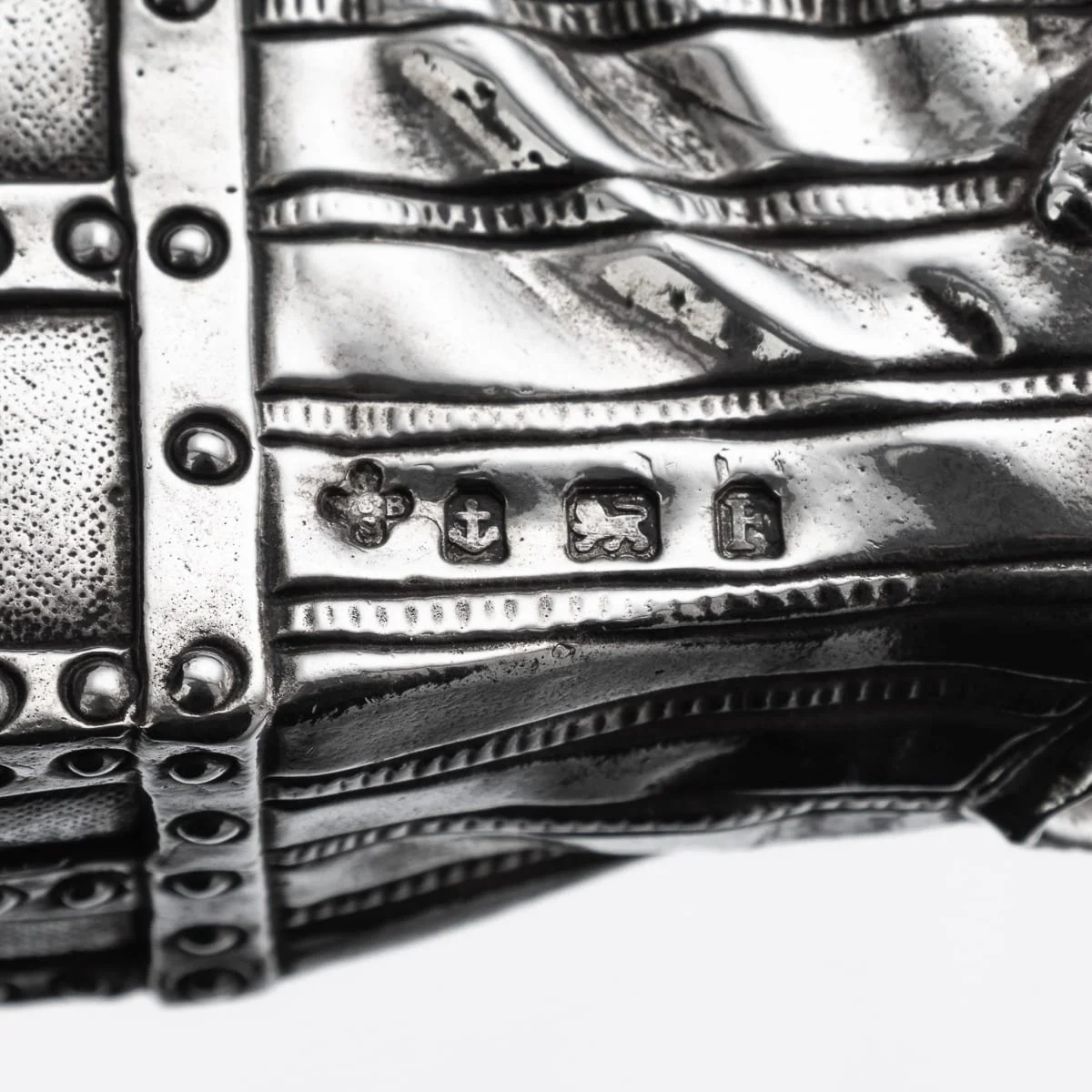 PUSHKINS.COM - J11896 - 20thC ENGLISH SOLID SILVER 'DOCTORS CASE' MATCH STRIKER VESTA, BIRMINGHAM c.1930 - 17.jpg