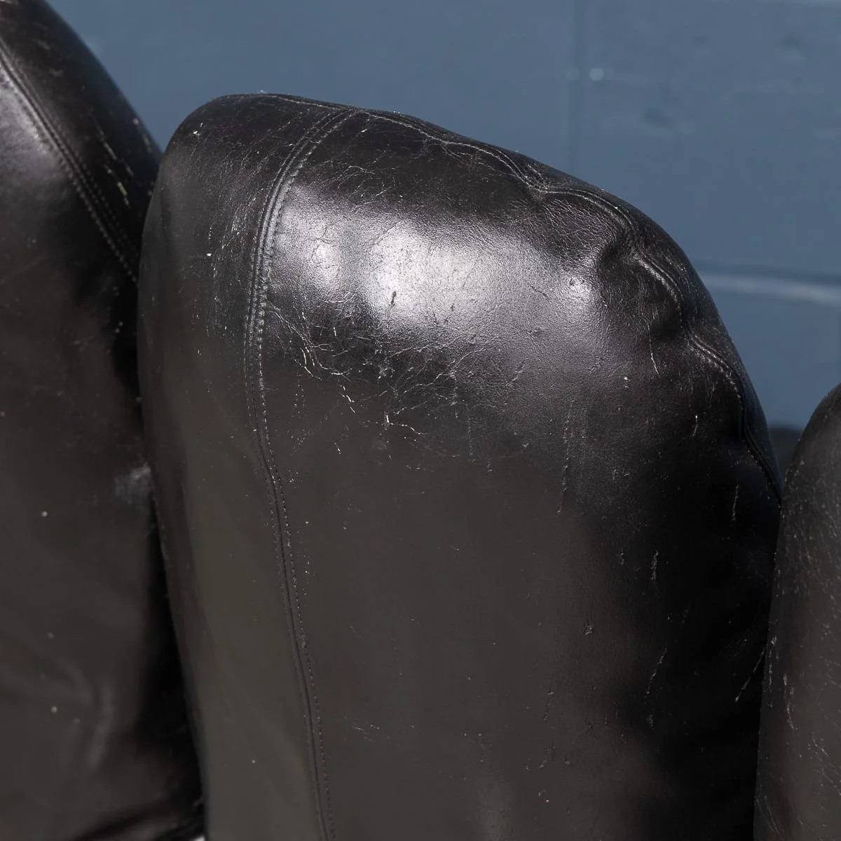 PUSHKINS.COM - B12043d - A 20thC "JOE" ARMCHAIR BY JONATHAN DE PAS, DONATO D'URBINO AND PAOLO LOMAZZI - 34.jpg