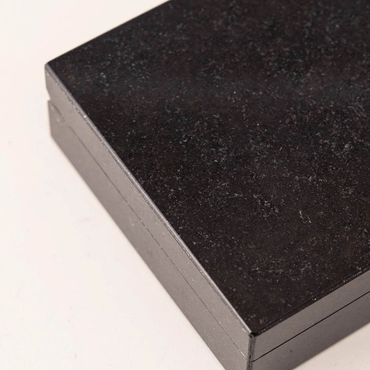 PUSHKINS.COM - D11817 - VINTAGE 20thC ITALIAN NERO GRANITE STONE BOX c.1960 - 8.jpg