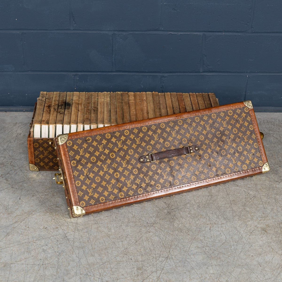 PUSHKINS.COM - B11237wd - 20thC LOUIS VUITTON ENCYCLOPEDIA BRITANNICA TRUNK IN MONOGRAM CANVAS c.1911 - 09.jpg