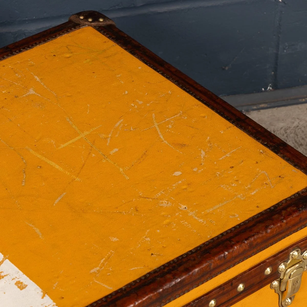 PUSHKINS.COM - B11872 - ANTIQUE 20thC LOUIS VUITTON CABIN TRUNK IN ORANGE VUITTONITE CANVAS c.1905 - 29.jpg