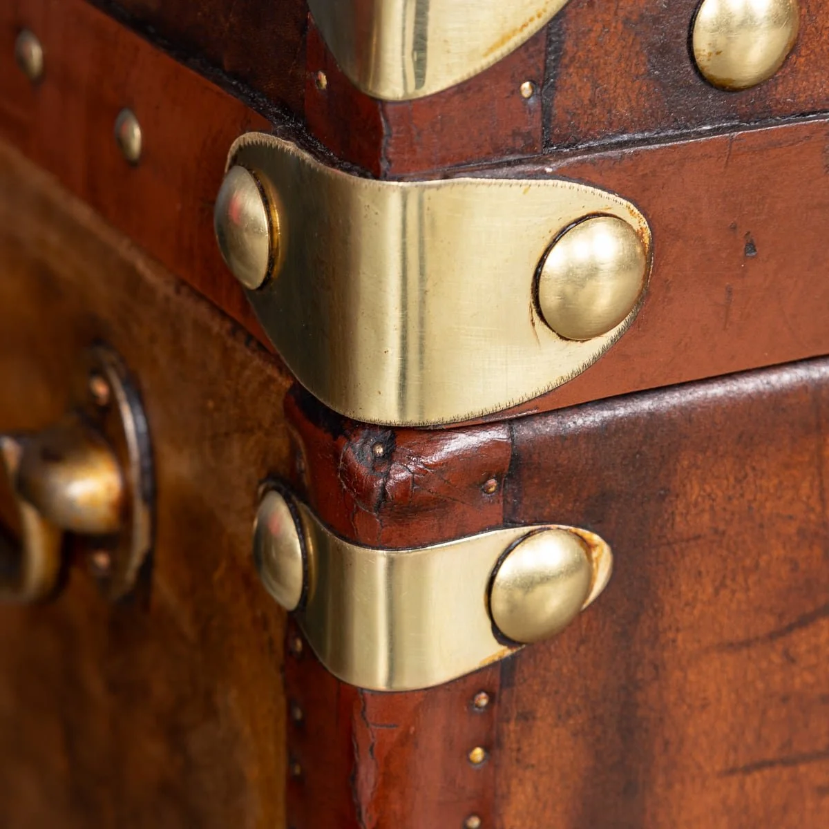 PUSHKINS.COM - 20thC PAIR OF LEATHER CLAD ENGLISH ARMY : NAVY STYLE TRUNKS - 61.jpg