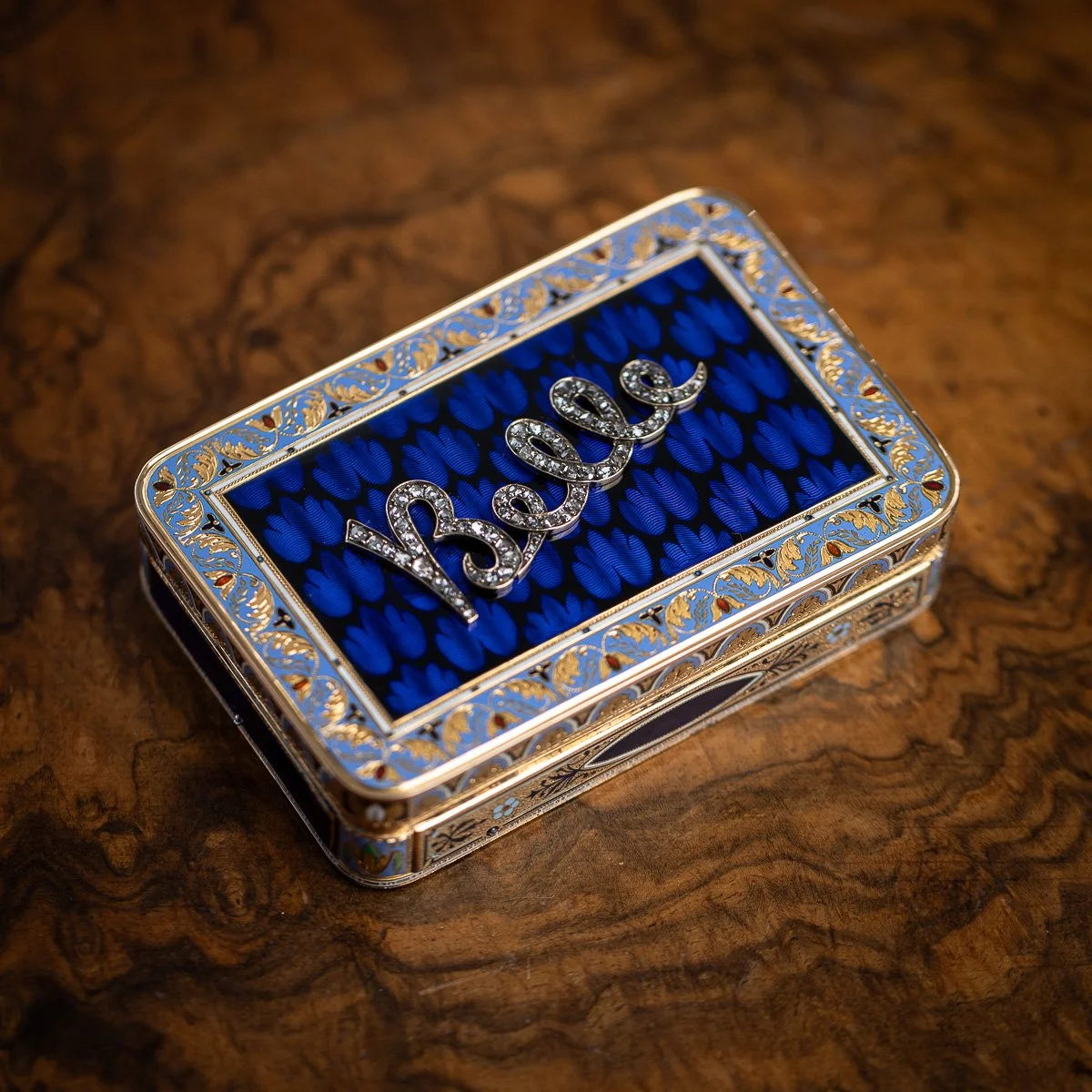 PUSHKINS.COM - A10682 - ANTIQUE 19thC SWISS 18k GOLD & ENAMEL MUSICAL SNUFF BOX - 3.jpg