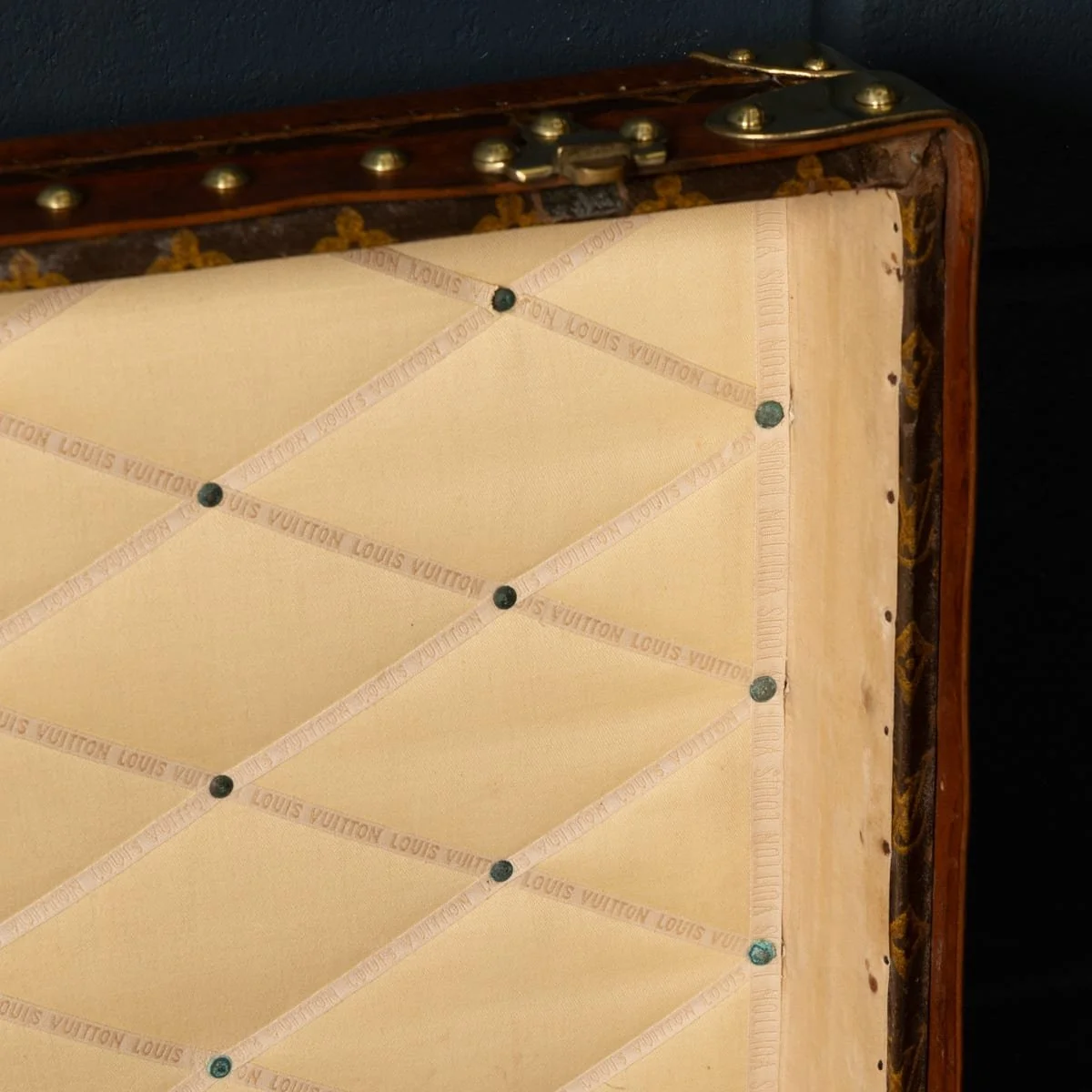 PUSHKINS.COM - B12255 - VINTAGE 20thC LOUIS VUITTON STEAMER TRUNK IN MONOGRAM CANVAS, FRANCE c.1930 - 23.jpg