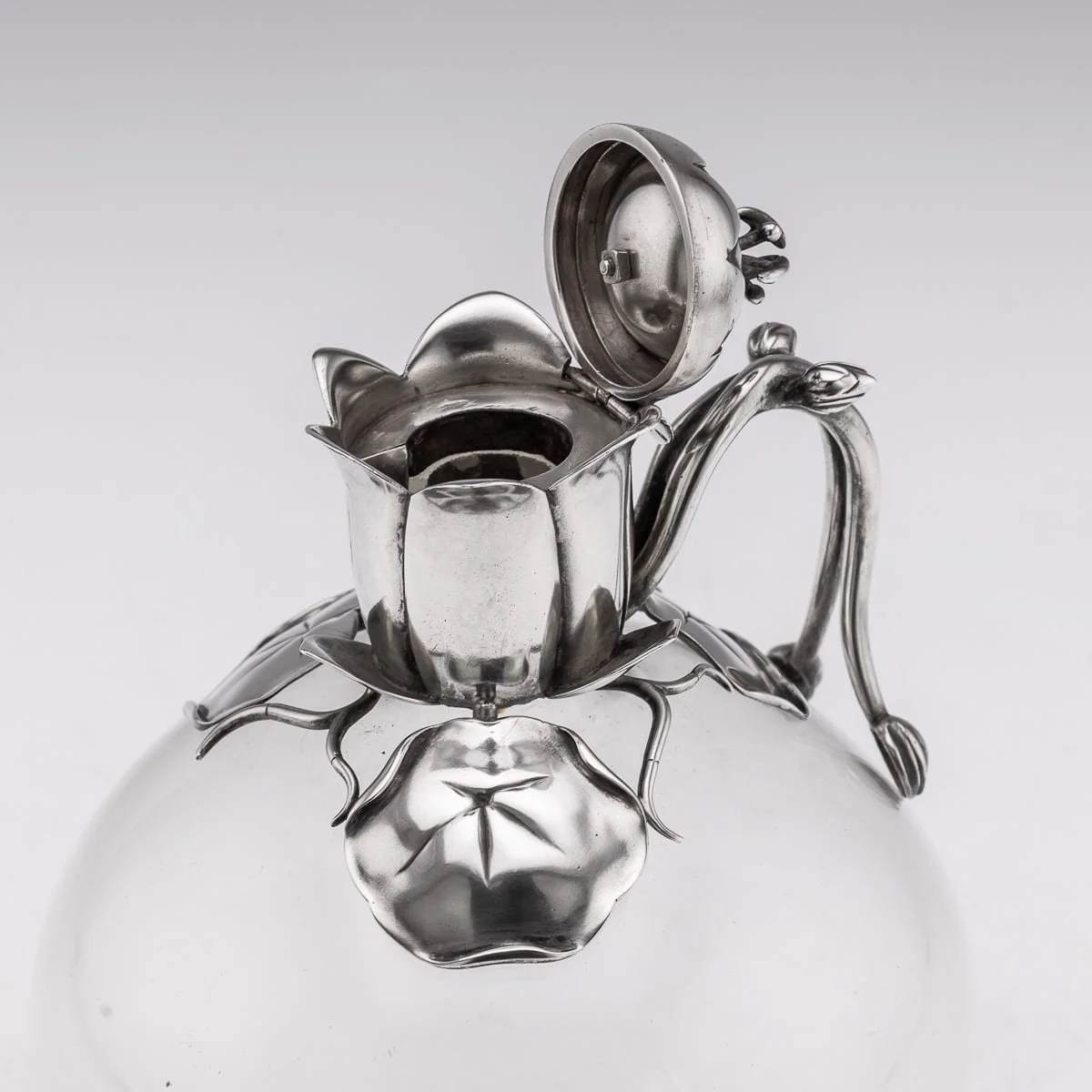 PUSHKINS.COM - J11489 - ANTIQUE 19thC VICTORIAN SOLID SILVER & CLEAR GLASS CLARET JUG c.1884 - 10.jpg