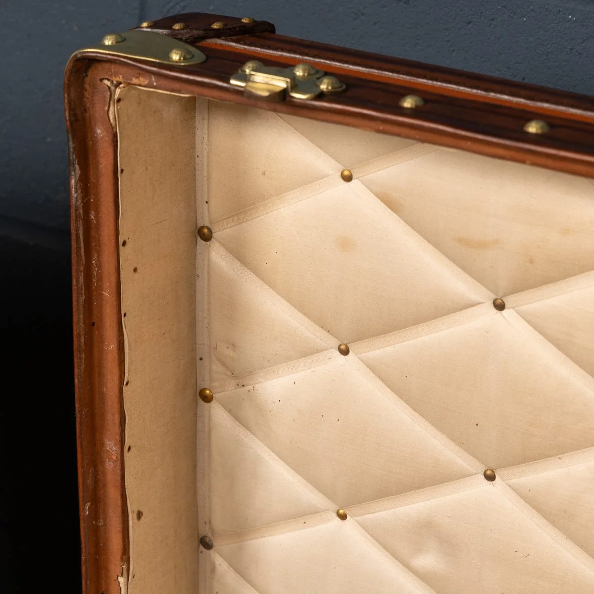 PUSHKINS.COM - B11873 - ANTIQUE 20thC LOUIS VUITTON COURIER TRUNK IN ORANGE VUITTONITE CANVAS c.1905 - 20.jpg